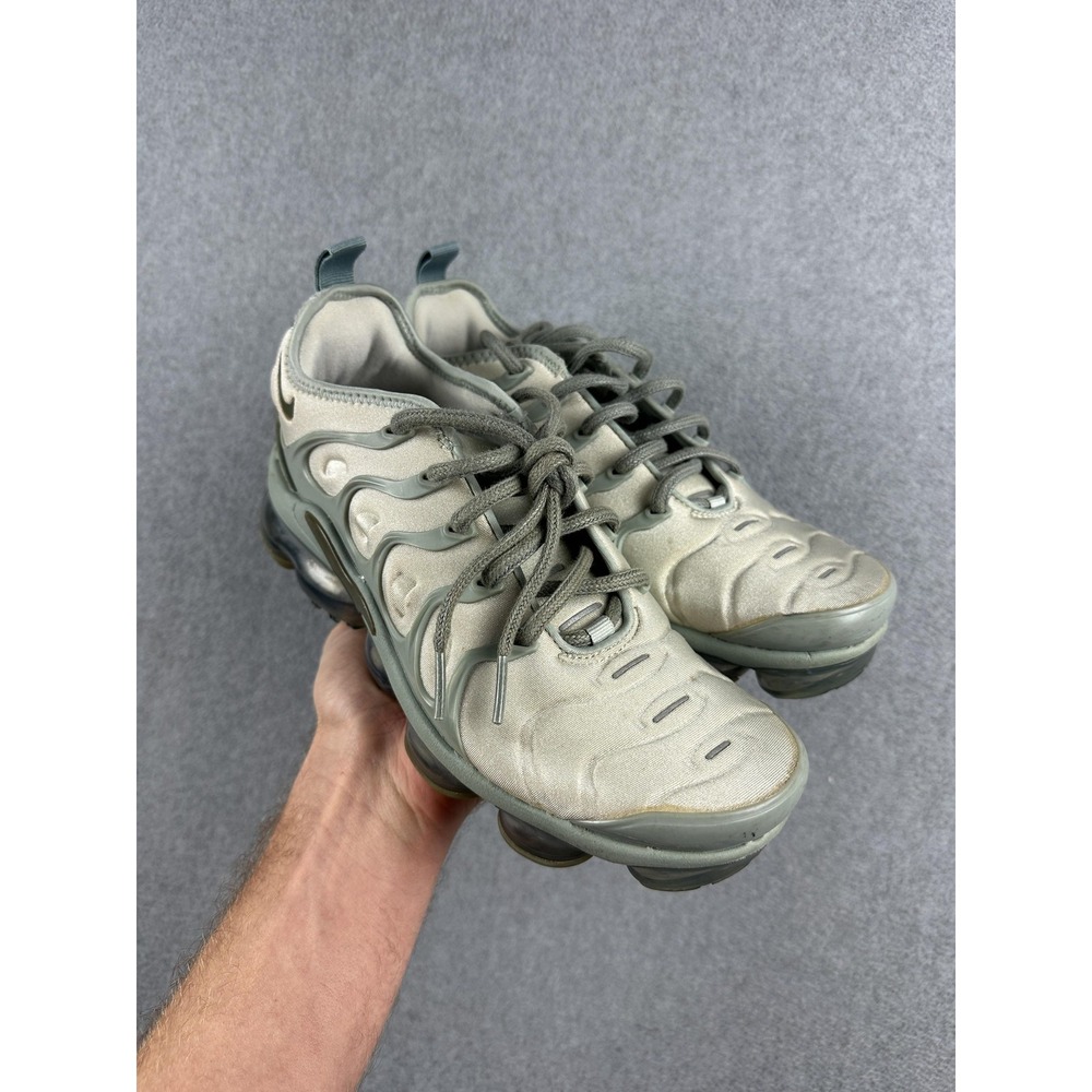 Nike Air Vapormax Plus Shoes Womens 8.5 Gray Running Casual Sneakers AO4550-006